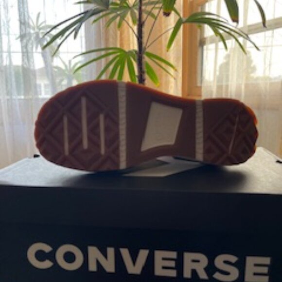 Converse High-Top Sneakers in mustard and White - Picture 3 of 5